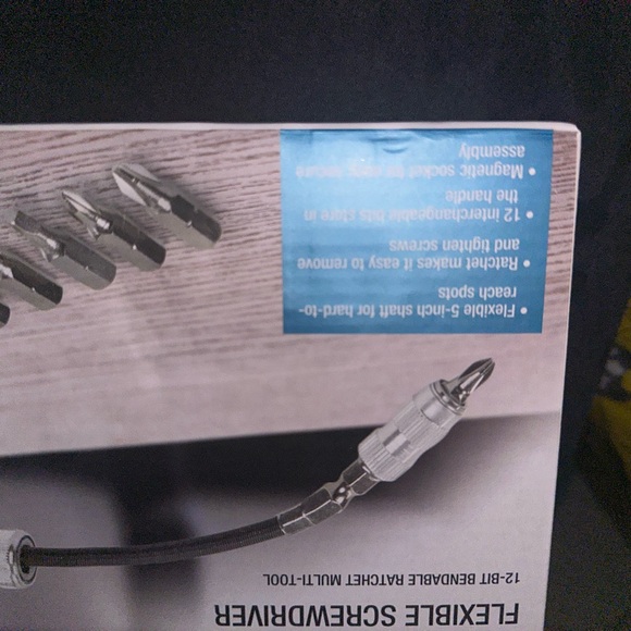Flexible screwdriver with bits included - Picture 9 of 11